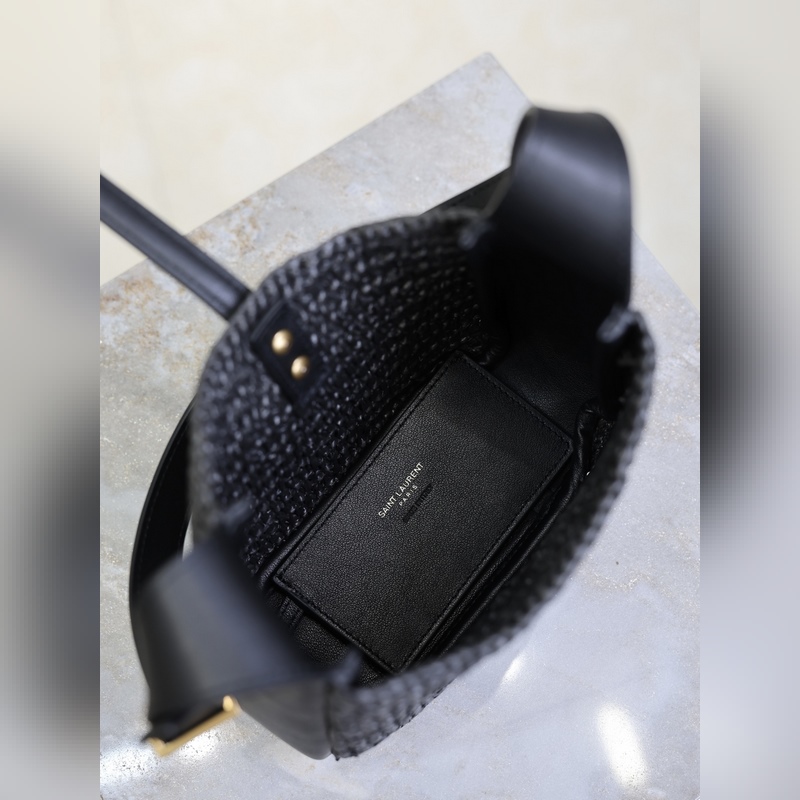 LE 5A7 mini 編織腋下包 滿滿的藝術氣息拉菲草編織非常紮實 法式慵懶風