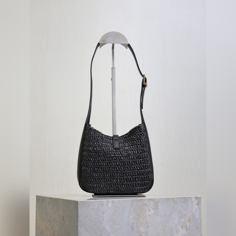 LE 5A7 mini 編織腋下包 滿滿的藝術氣息拉菲草編織非常紮實 法式慵懶風