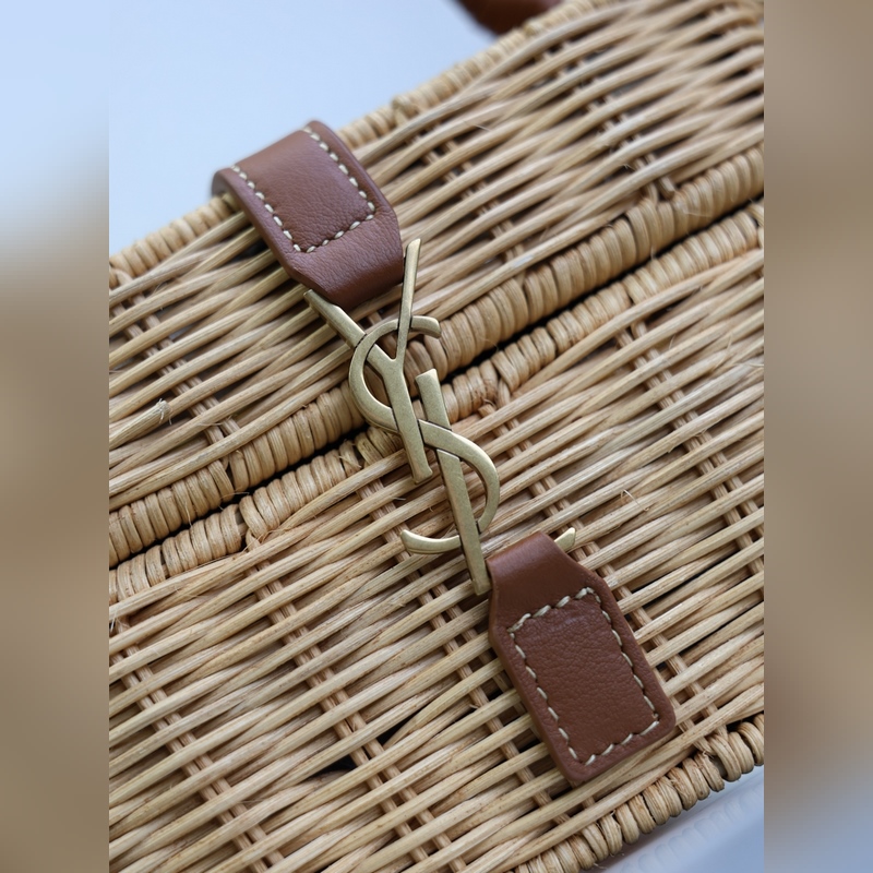 Gaby mini_藤編盒子包，化妝包 藤編的自然紋理和牛皮的質(zhì)感完美結(jié)合，滿滿