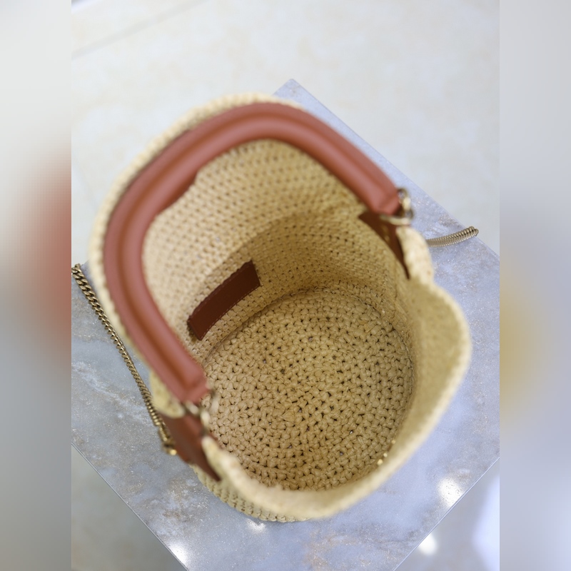 編織包·GabyBucket翻蓋水桶包 這隻GabyBucket薯條包，真的是見