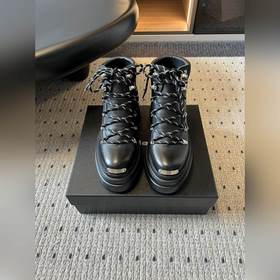 頂級品質 Alexander Wang 登山風系帶短靴 融合戶外登山靴的功能