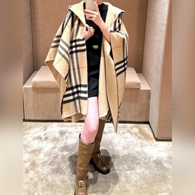 刺繡 非常nice，張婧儀同款鬥篷! Burberry 25冬季連帽格紋鬥篷.