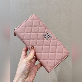 3726 進口複古24K電鍍五金，色澤光滑铮亮，拉鍊順滑易拉，閉合不卡鍊，标志性