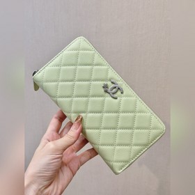 3726 進口複古24K電鍍五金，色澤光滑铮亮，拉鍊順滑易拉，閉合不卡鍊，标志性
