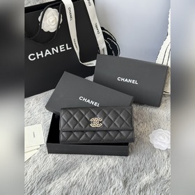 CHANEL。 兩折長夾口蓋錢包到貨魚子醬頭層牛皮搭配新款luogo、 同樣是穿