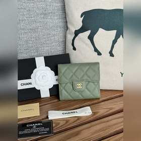 CF短三折錢包到貨！ chanel 香奶奶卡位6個， 後面有零錢包，放2000毛