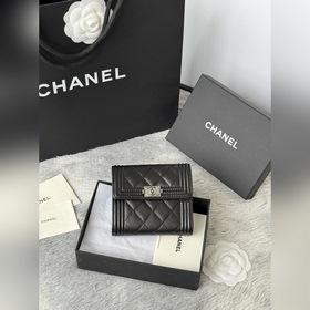 Chanel香奈兒 型號：2090 原版開發最新短款錢夾，進口 羊皮三線骨邊立體