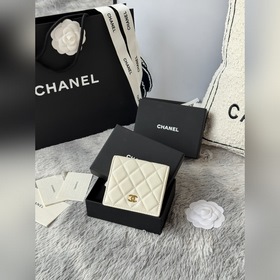新品chanel 對折短錢包到貨 進口牛皮制作内裡帶零錢袋 這類錢包超級實用、卡