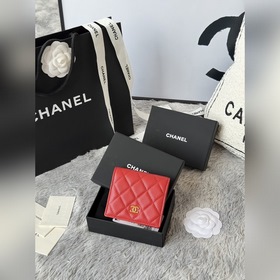 新品chanel 對折短錢包到貨 進口牛皮制作内裡帶零錢袋 這類錢包超級實用、卡