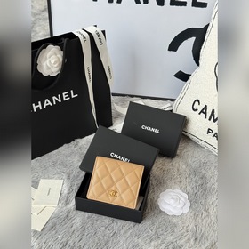 新品chanel 對折短錢包到貨 進口牛皮制作内裡帶零錢袋 這類錢包超級實用、卡