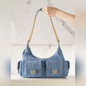 頂級進口原廠皮 所見即所得！  Chanel 25c早春多口袋淺牛仔hobo