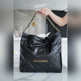 頂級進口原廠皮 所見即所得！  CHANEL 22P春夏新款 22手袋 中號黑