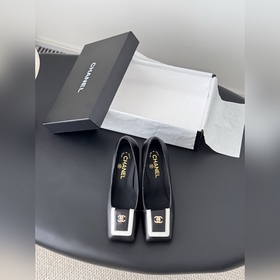 Chanel 25K書包扣單鞋 經典的書包扣設計經典~ 鞋面 内裡墊腳羊皮 真