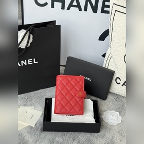 2026 新品 上線 護照錢包 二合一 可裝現金、信用卡和護照的護照夾。 CHA