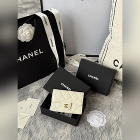 CHANEL小球 魚子醬 大球紋 經典系列 多個顔色。 顔色 ：如圖所示 新款c