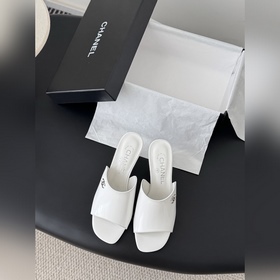 Chanel 25P新款雙C涼鞋 春夏新款，高版本高品質。 鞋面牛皮，墊腳羊皮
