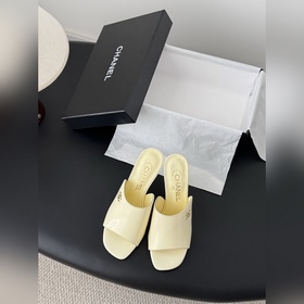 Chanel 25P新款雙C涼鞋 春夏新款，高版本高品質。 鞋面牛皮，墊腳羊皮