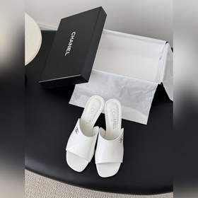 Chanel 25P新款雙C涼鞋 春夏新款，高版本高品質。 鞋面牛皮，墊腳羊皮