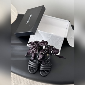 Chanel 25K春夏新品山茶花涼鞋系列 這一季山茶花系列真的超美 香奶奶家