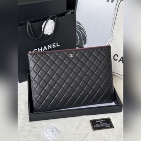 Chanel 爆款手包系列了解一下， 菱格手包手包一般内裡都比較單調 ，魚子醬牛