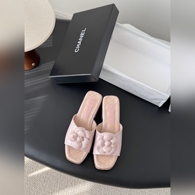 Chanel 25K春夏新品拖鞋系列 這一季山茶花系列真的超美 香奶奶家一貫的