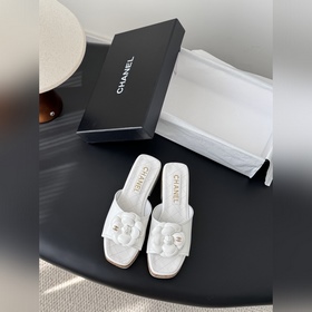 Chanel 25K春夏新品拖鞋系列 這一季山茶花系列真的超美 香奶奶家一貫的