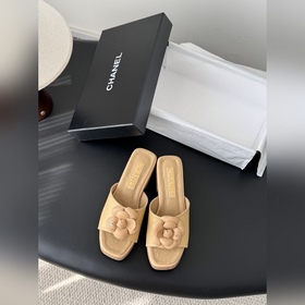 Chanel 25K春夏新品拖鞋系列 這一季山茶花系列真的超美 香奶奶家一貫的
