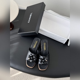 Chanel 25K春夏新品拖鞋系列 這一季山茶花系列真的超美 香奶奶家一貫的