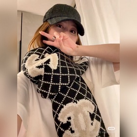 上新 小香菱形雙面針織圍巾 特别蓬松的質感 厚實雙層雙色 偏休閑類 規格30*1