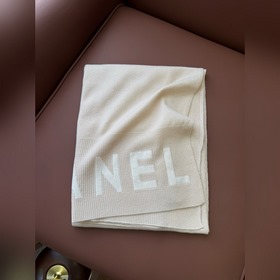 [ Chanel · 香奈兒難得一見的針織單品，溫柔配色，超級迷戀 氣質低調恬靜