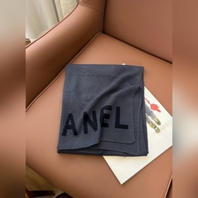 [ Chanel · 香奈兒難得一見的針織單品，溫柔配色，超級迷戀 氣質低調恬靜
