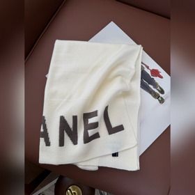 [ Chanel · 香奈兒難得一見的針織單品，溫柔配色，超級迷戀 氣質低調恬靜