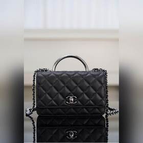 頂級進口原廠皮 所見即所得！  Chanel 25P 琺琅手柄woc 黑色