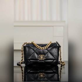 頂級進口原廠皮 所見即所得！  CHANEL 19 經典黑 小號(綿羊皮)