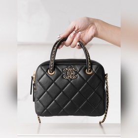 頂級進口原廠皮 所見即所得！  Chanel 25c 新款 手提保齡球包 黑色