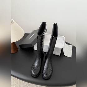 Chanel Vintage中古康鵬系列中筒靴 簡約而不簡單的款，上腳特别顯腳