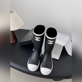 Chanel 無縫版本雨靴 對版貨 原版一緻橡膠材質 更軟更包腳，原版做法，中
