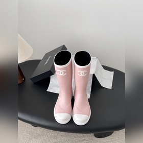 Chanel 無縫版本雨靴 對版貨 原版一緻橡膠材質 更軟更包腳，原版做法，中