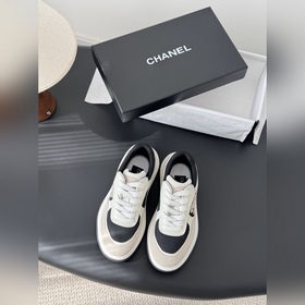 Chanel 26c早春新款銀角大王 百搭小白鞋 款式搭配不會出錯 撞色搭配活