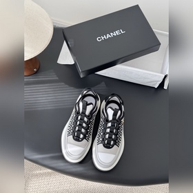 Chanel 26c早春新款銀角大王 百搭小白鞋 款式搭配不會出錯 撞色搭配活