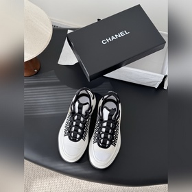 Chanel 26c早春新款銀角大王 百搭小白鞋 款式搭配不會出錯 撞色搭配活