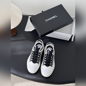 Chanel 26c早春新款銀角大王 百搭小白鞋 款式搭配不會出錯 撞色搭配活
