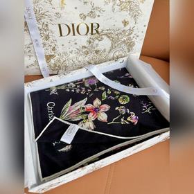上新 Dior-25秋冬新品[頂級絲絨雙面同色140方巾披肩] 這款象牙色和粉色