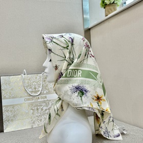 品名：Dior 蜻蜓花卉方巾 顔色：黑色 粉色 綠色 規格：90x90cm 面