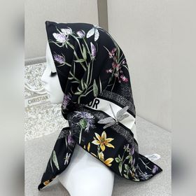 品名：Dior 蜻蜓花卉方巾 顔色：黑色 粉色 綠色 規格：90x90cm 面