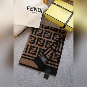 無敵經典雙f圍巾 火了無數年 最代表F的傳世之作 ，男女都好用 品質無敵 經典巧