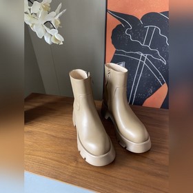 Gianvito Rossi*25fw膚感小皮靴，，胎小牛皮面羊皮裡，，柔軟橡膠