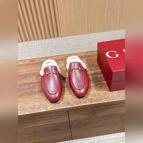 GUCCI 古馳秋冬新款羊羔毛 馬銜扣穆勒半拖 麂皮，羊皮材質 Size：35-