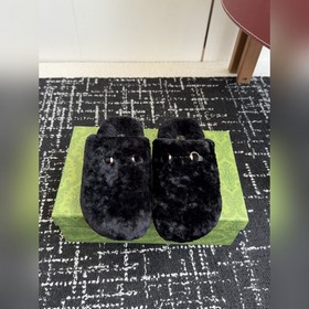 代購級 Gucci 25ss 秋冬新款羊毛 大頭包頭拖， 勃肯羊毛拖第一眼看到