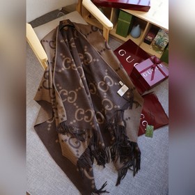 Gucci 雙面大g鬥篷 雙股紗 羊絨面料 大克重對版雙面兩用鬥篷 正反面領窩處
